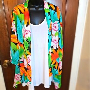 2pc white and floral Slinky Brands top and kimono